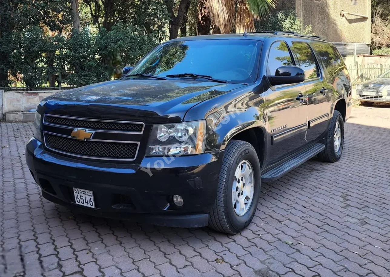 Chevrolet  Suburban  2013  Automatic  200,000 km  8 Cylinder  AWD  SUV  Black  Gasoline