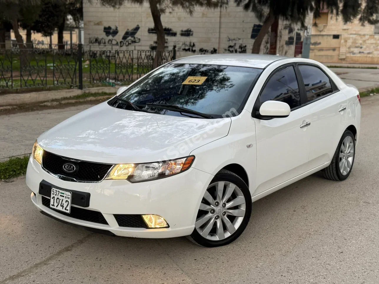 Kia Forte 2011 Automatic 82,000 km 4 Cylinder FWD Sedan White Gasoline