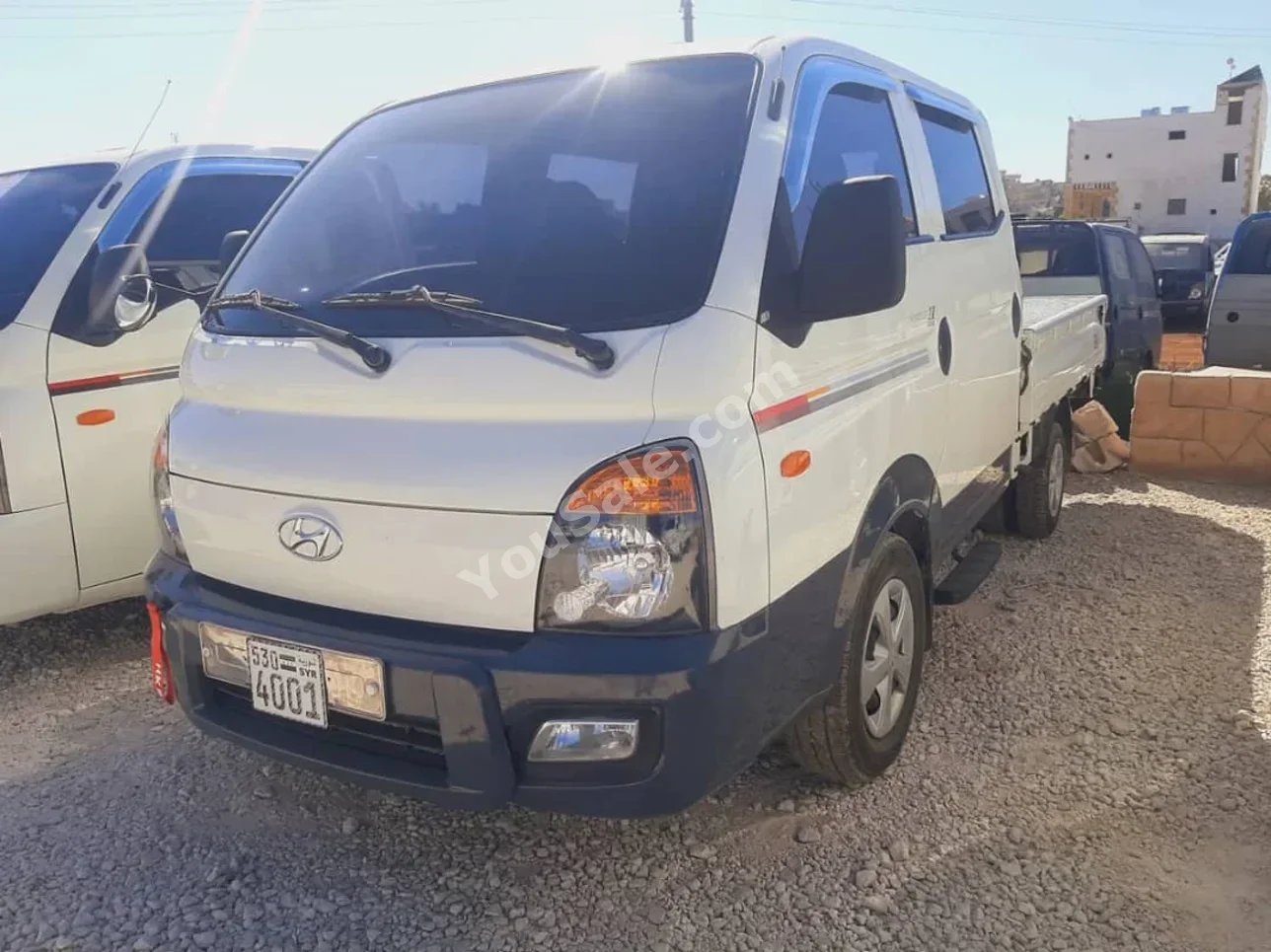 Hyundai Porter Porter 2015 Manual 145,000 km 4 Cylinder RWD Pick Up White Diesel
