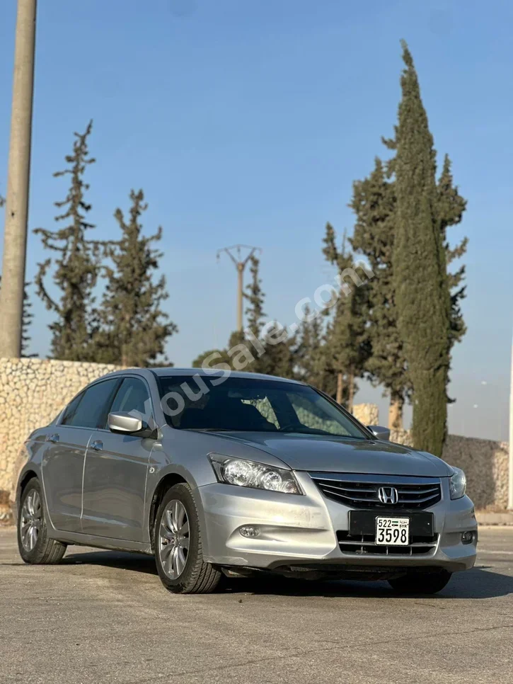 Honda Accord 2010 Automatic 210,000 km 4 Cylinder RWD Sedan Silver Gasoline