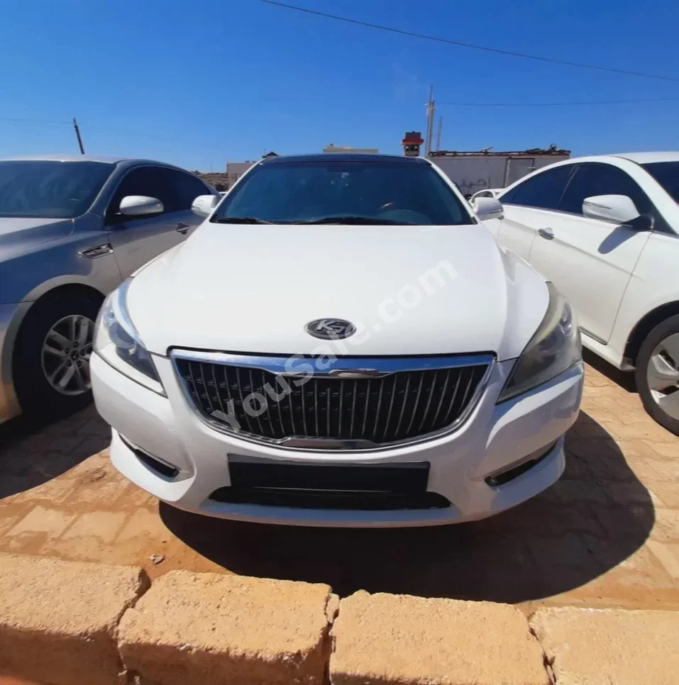Kia  K7  2011  Automatic  160,000 km  4 Cylinder  FWD  Sedan  White  Gasoline