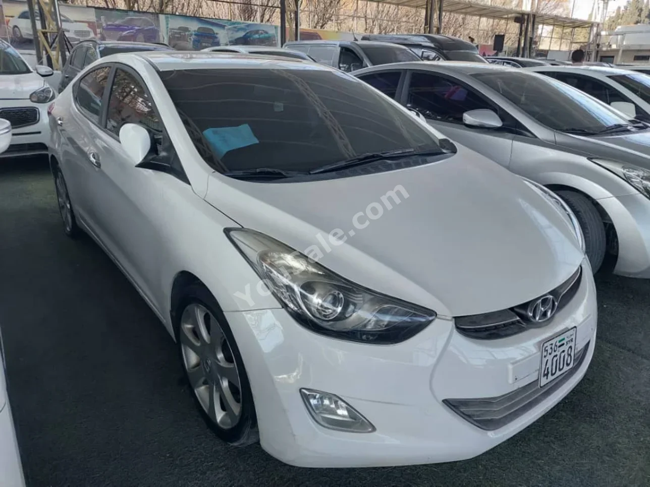 Hyundai Avante 2012 Automatic 124,000 km 4 Cylinder FWD Sedan White Gasoline