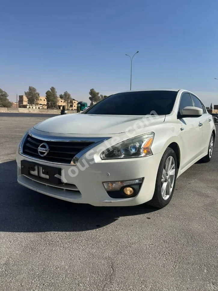 Nissan  Altima  2.5 S  2012  Automatic  200,000 km  4 Cylinder  FWD  Sedan  White  Gasoline