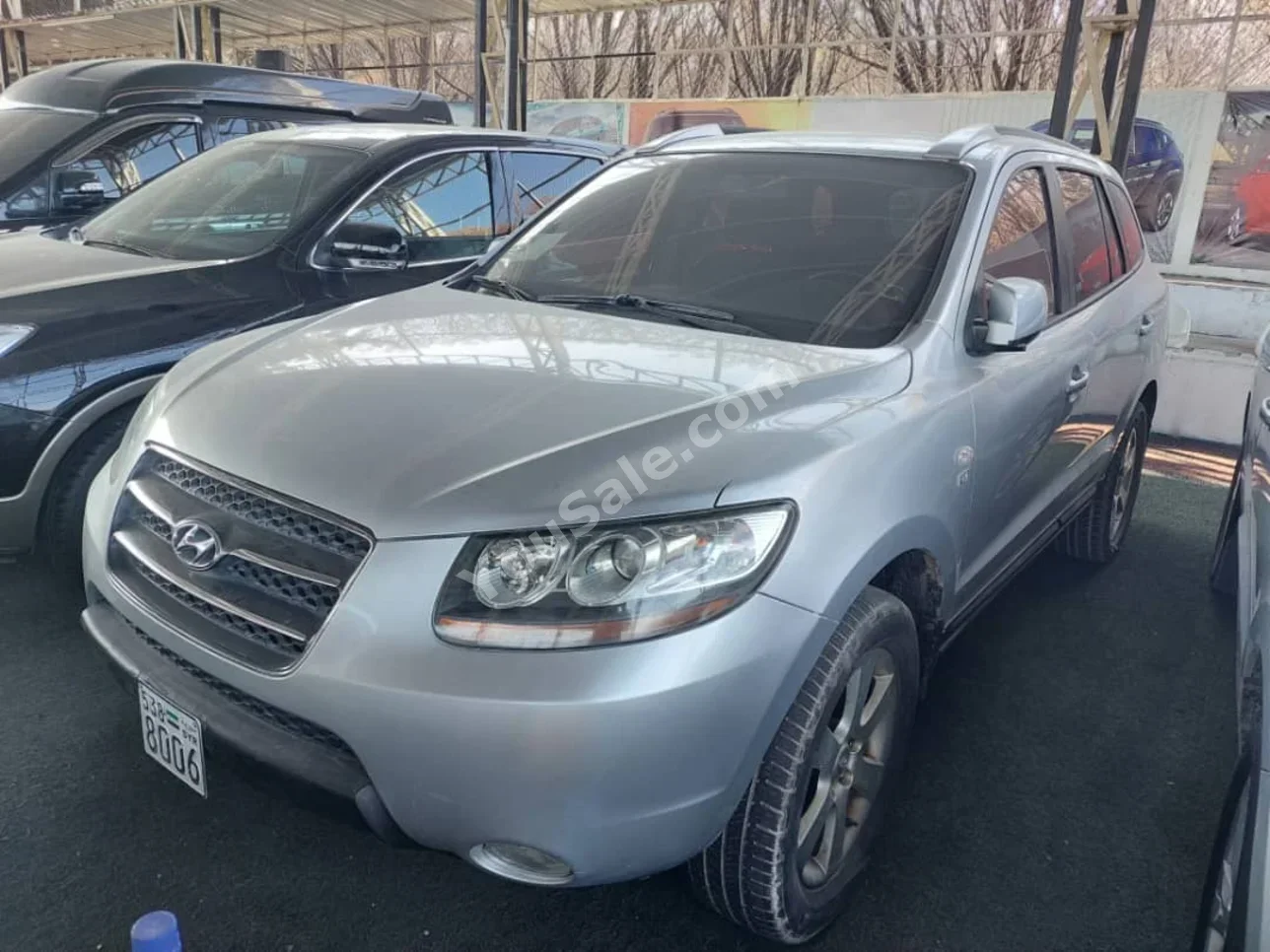 Hyundai  Santa Fe  2009  Automatic  247,000 km  4 Cylinder  FWD  SUV  Silver  Diesel