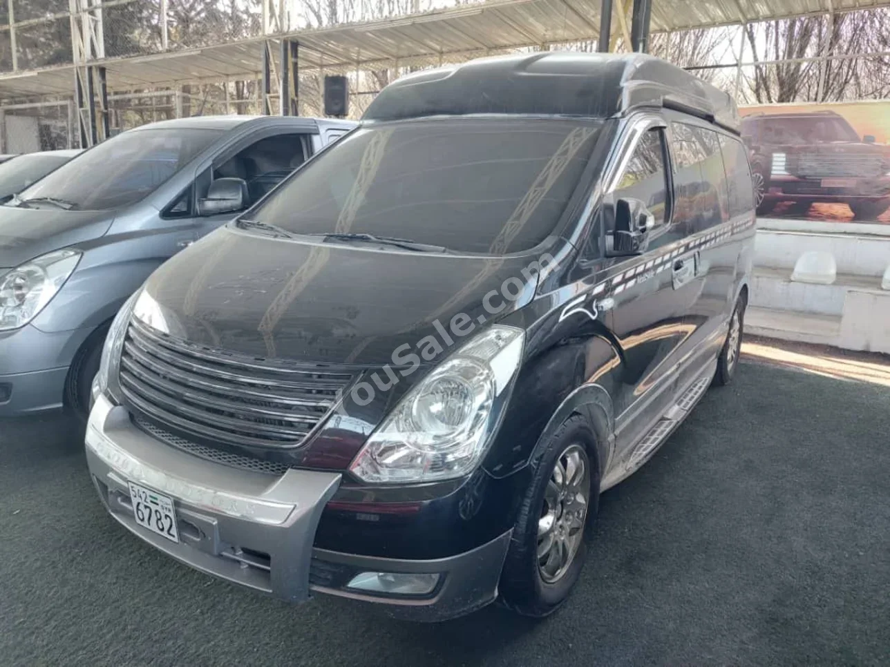 Hyundai Van H1 2008 Automatic 226,000 km 4 Cylinder RWD Van / Bus Black Diesel