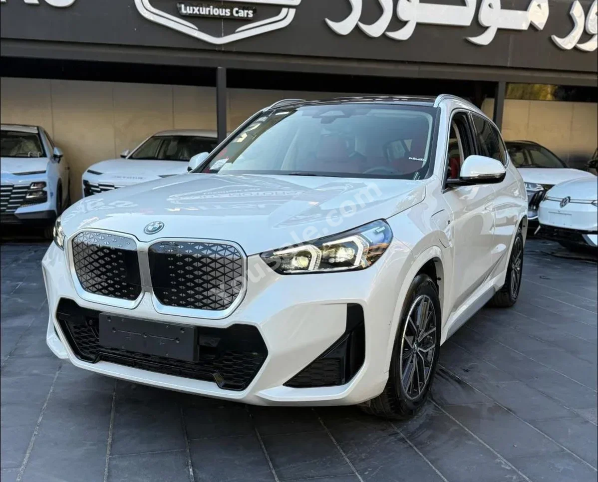 بي ام دبليو  اي اكس  1 اي  2025  اتوماتيك  0 كم  0 سلندر  دفع كلي مستمر  اس يو في  أبيض  كهربائية