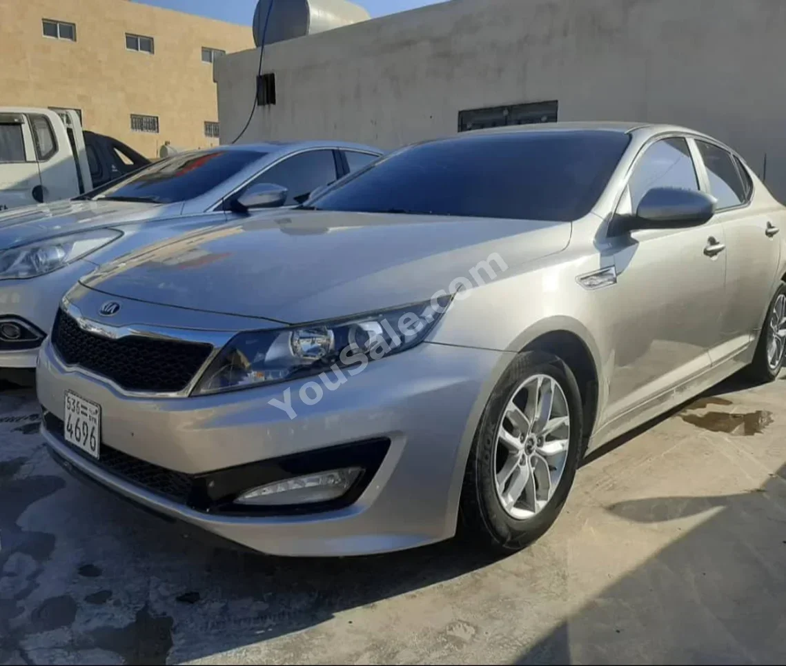 Kia K5 2010 Automatic 224,000 km 4 Cylinder FWD Sedan Silver Gasoline