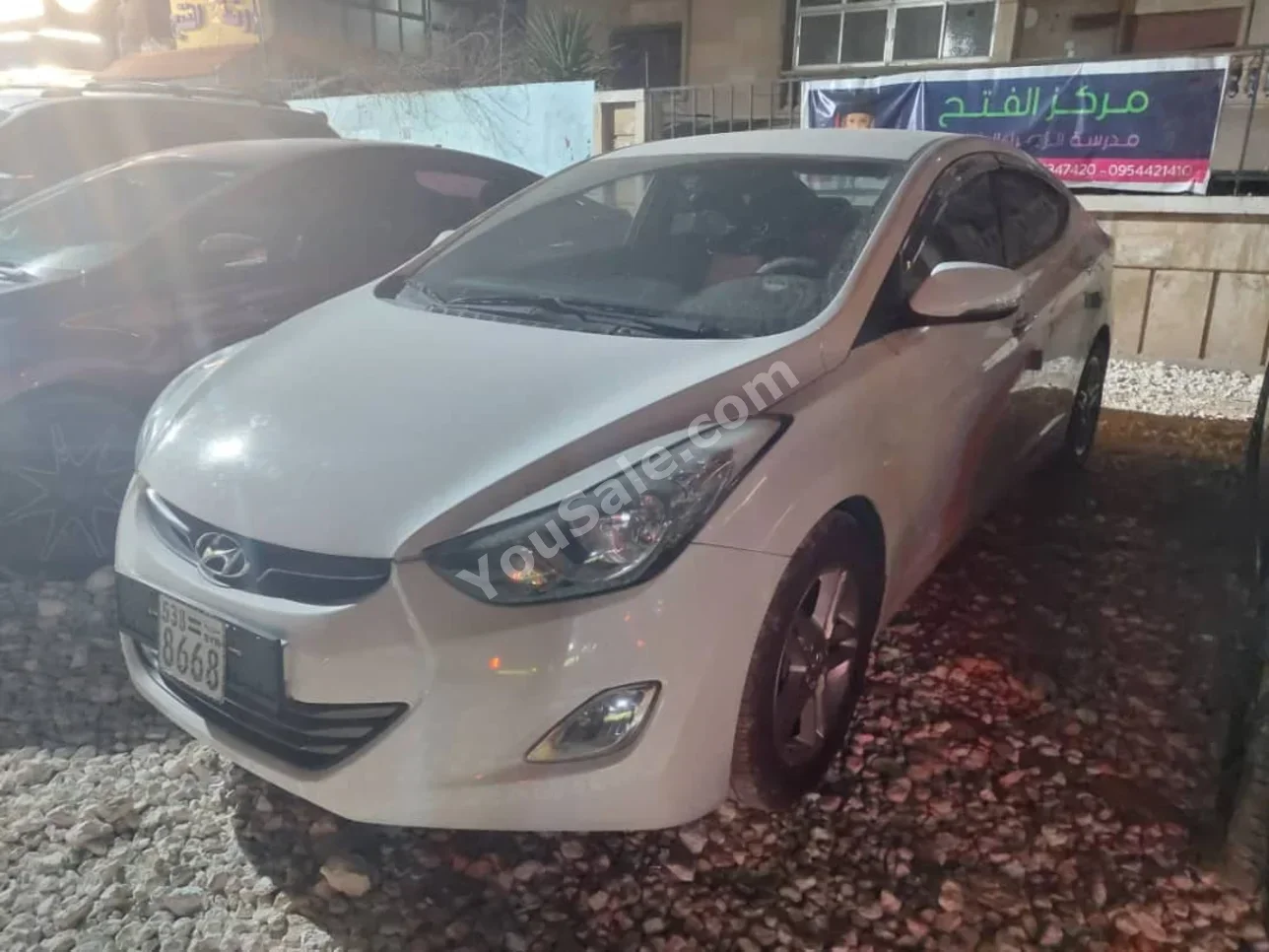 Hyundai Avante 2012 Automatic 177,000 km 4 Cylinder FWD Sedan White Gasoline