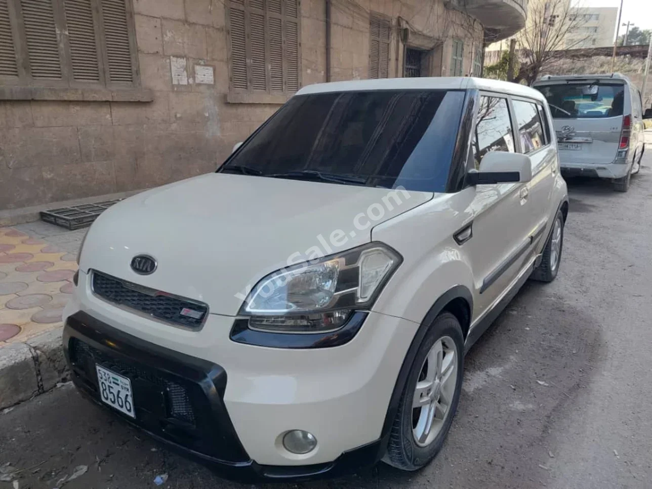 Kia  Soul  2010  Automatic  210,000 km  4 Cylinder  FWD  Hatchback  Beige  Gasoline