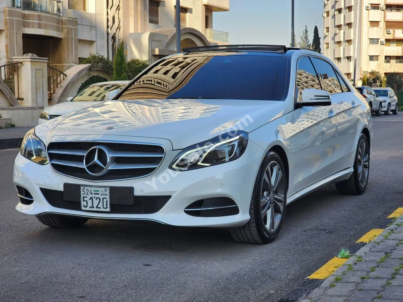Mercedes-Benz E-Class 300 2014 Automatic 135,000 km 6 Cylinder RWD Sedan White Gasoline