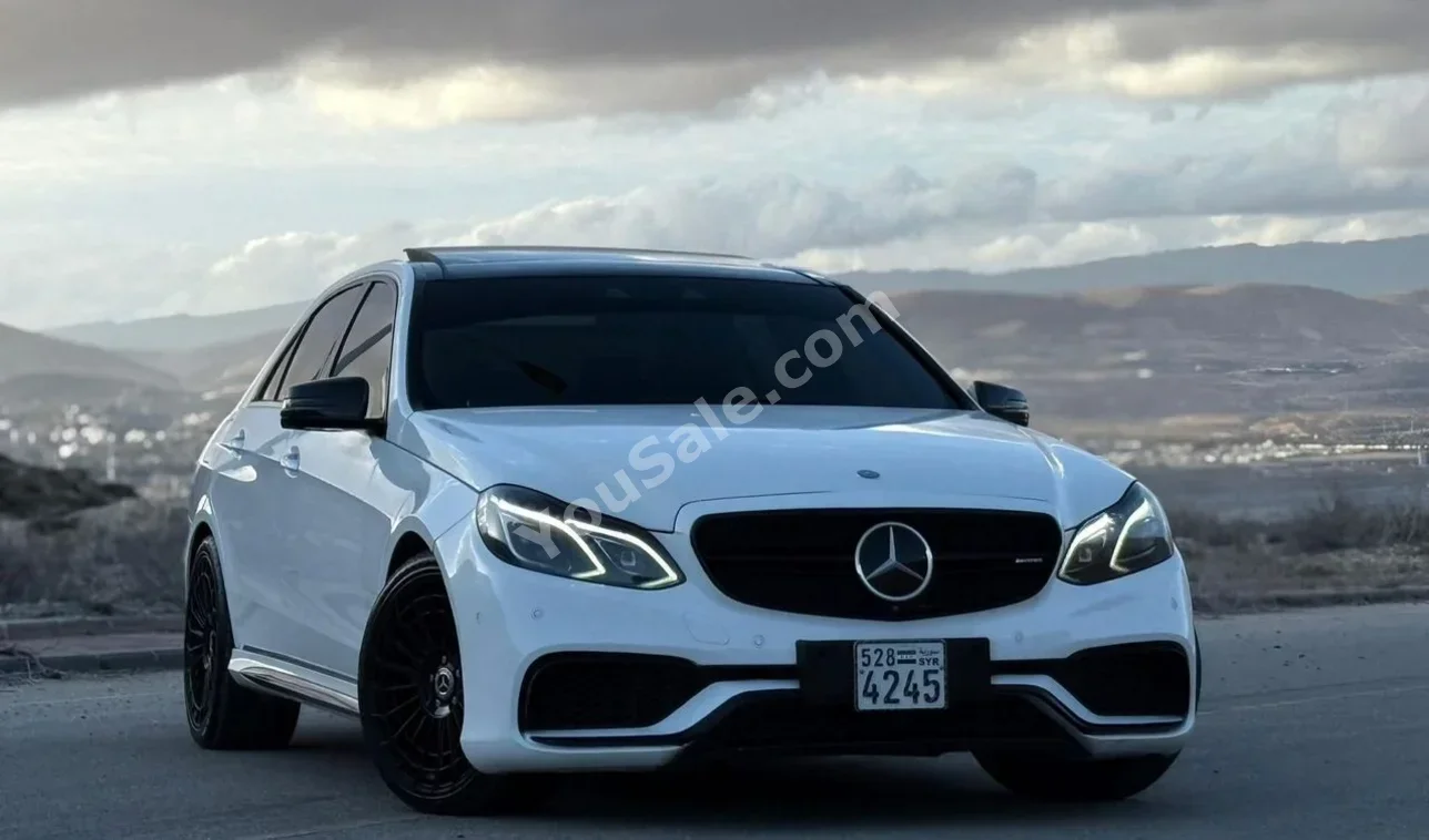 Mercedes-Benz E-Class 400 2015 Automatic 117,000 km 6 Cylinder 4WD Sedan White Gasoline
