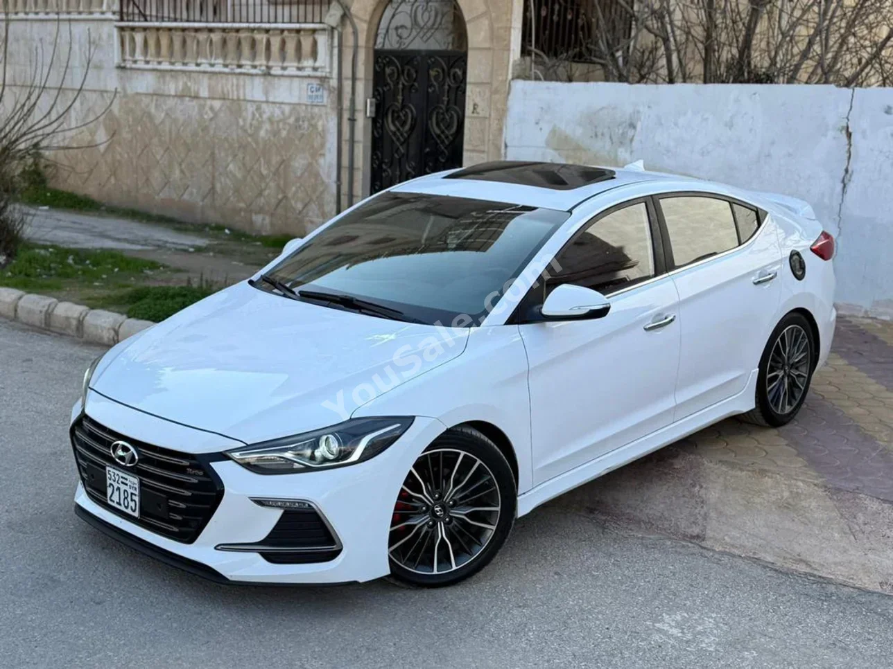 Hyundai Avante 2018 Automatic 87,000 km 4 Cylinder FWD Sedan White Gasoline