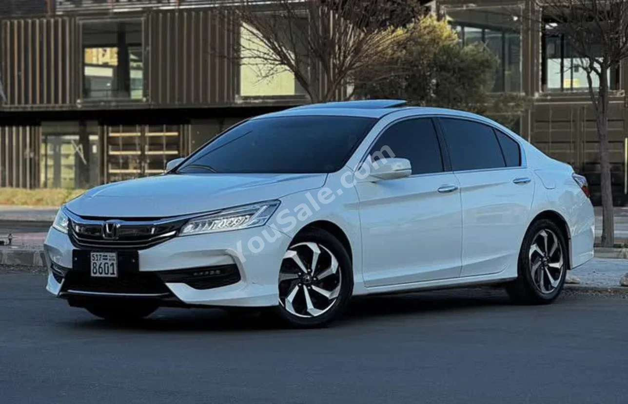 Honda  Accord  2017  Automatic  155,000 km  4 Cylinder  FWD  Sedan  White  Gasoline