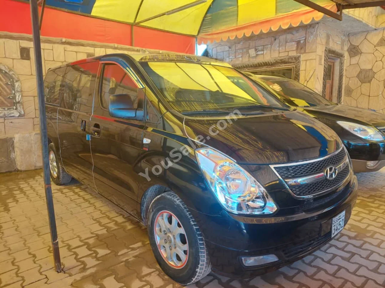 Hyundai Van H1 2012 Manual 197,000 km 4 Cylinder RWD Van / Bus Black Diesel