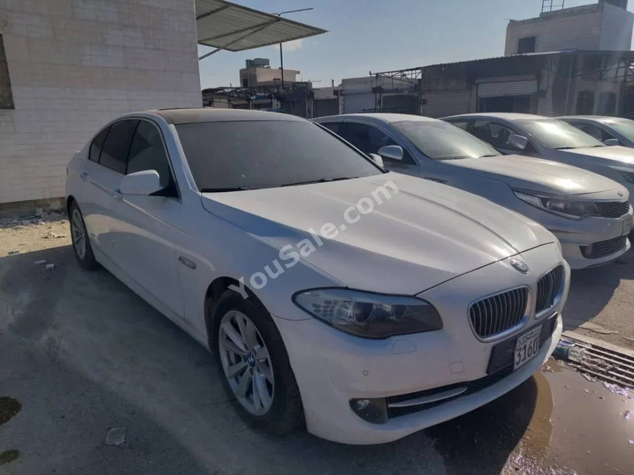 BMW  5-Series  528i  2011  Automatic  130,000 km  6 Cylinder  RWD  Sedan  White  Gasoline