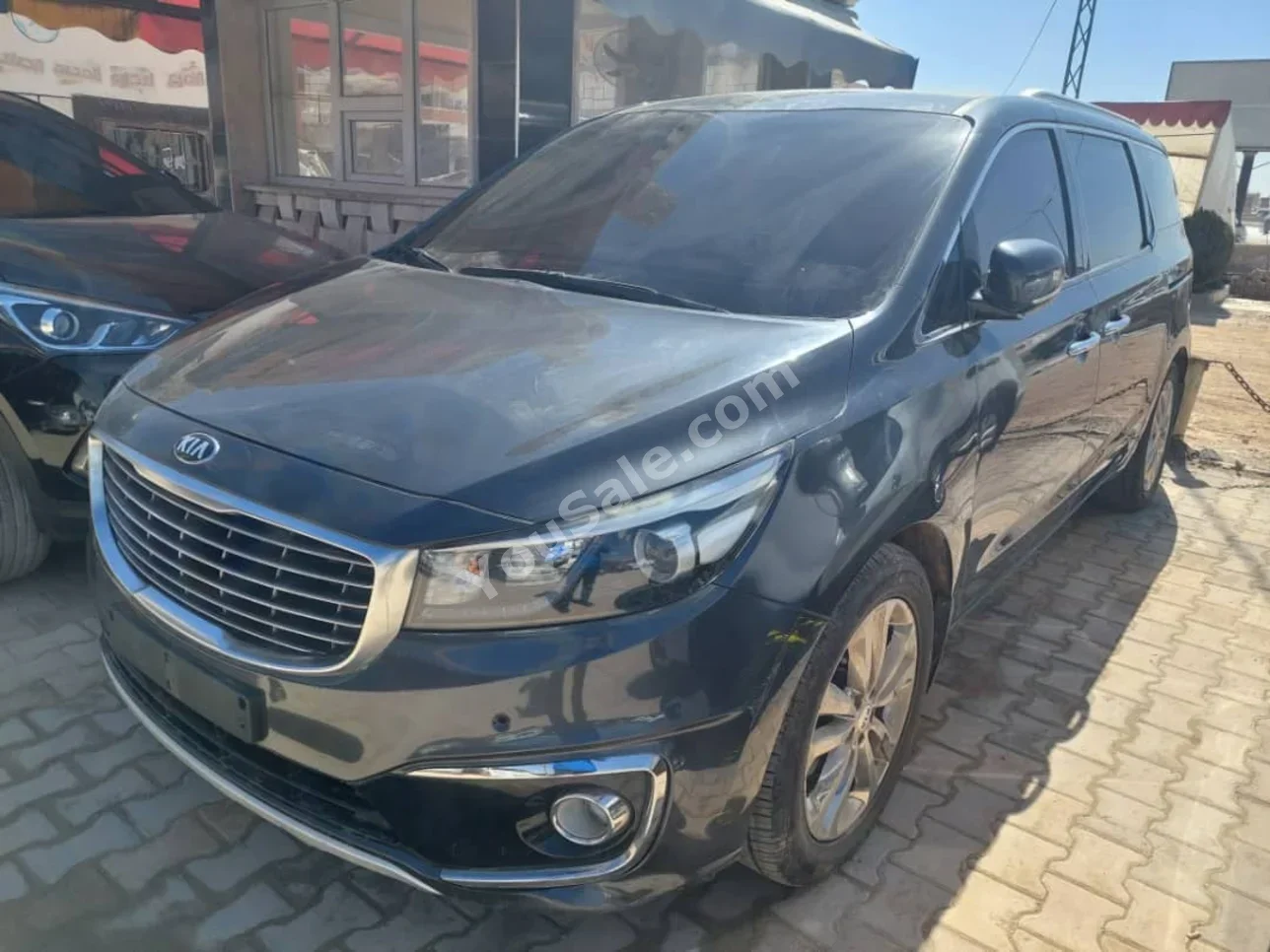 Kia Carnival 2016 Automatic 189,000 km 4 Cylinder FWD Van / Bus Dark Gray Diesel