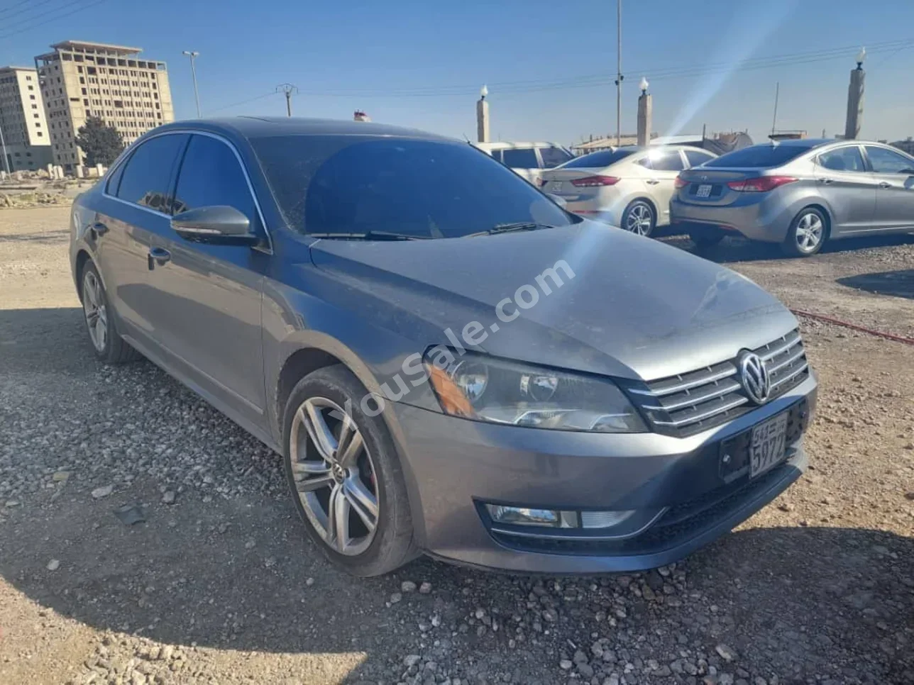 Volkswagen Passat 2015 Automatic 256,000 km 4 Cylinder RWD Sedan Dark Gray Diesel