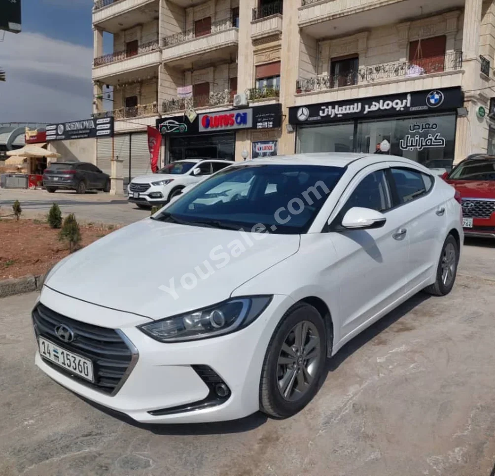 Hyundai Avante 2016 Automatic 199,000 km 4 Cylinder FWD Sedan White Gasoline