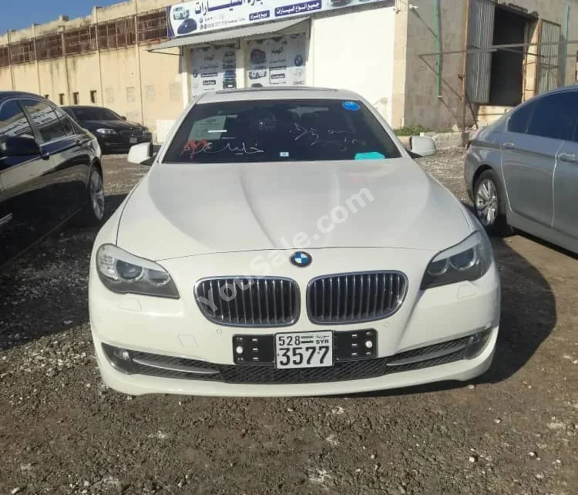 BMW  5-Series  528i  2011  Automatic  116,000 km  4 Cylinder  RWD  Sedan  White  Gasoline