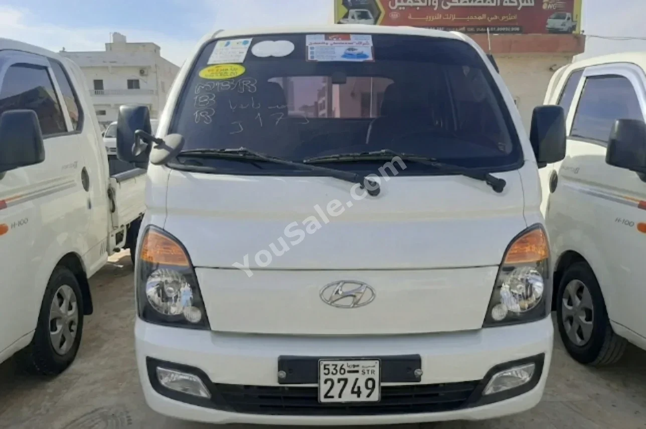 Hyundai Porter Porter 2017 Manual 89,000 km 4 Cylinder RWD Pick Up White Diesel