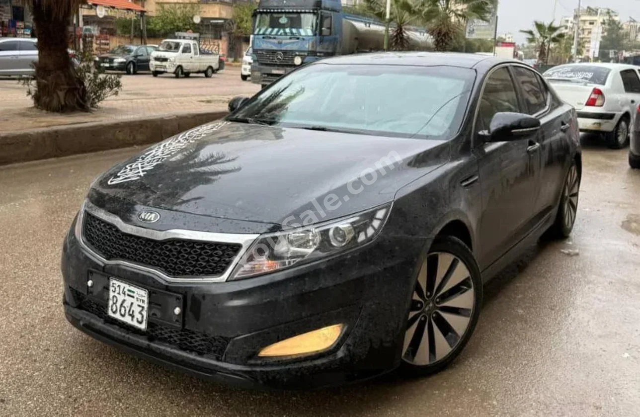 Kia K5 2013 Automatic 133,000 km 4 Cylinder FWD Sedan Gray Gasoline
