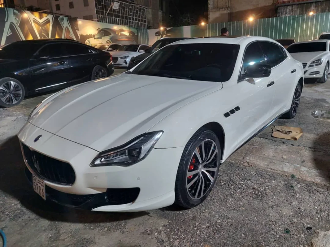 Maserati Quattroporte 2015 Automatic 134,000 km 6 Cylinder RWD Sedan White Gasoline