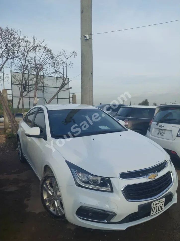 Chevrolet  Cruze  LT  2016  Automatic  189,000 km  4 Cylinder  FWD  Sedan  White  Gasoline