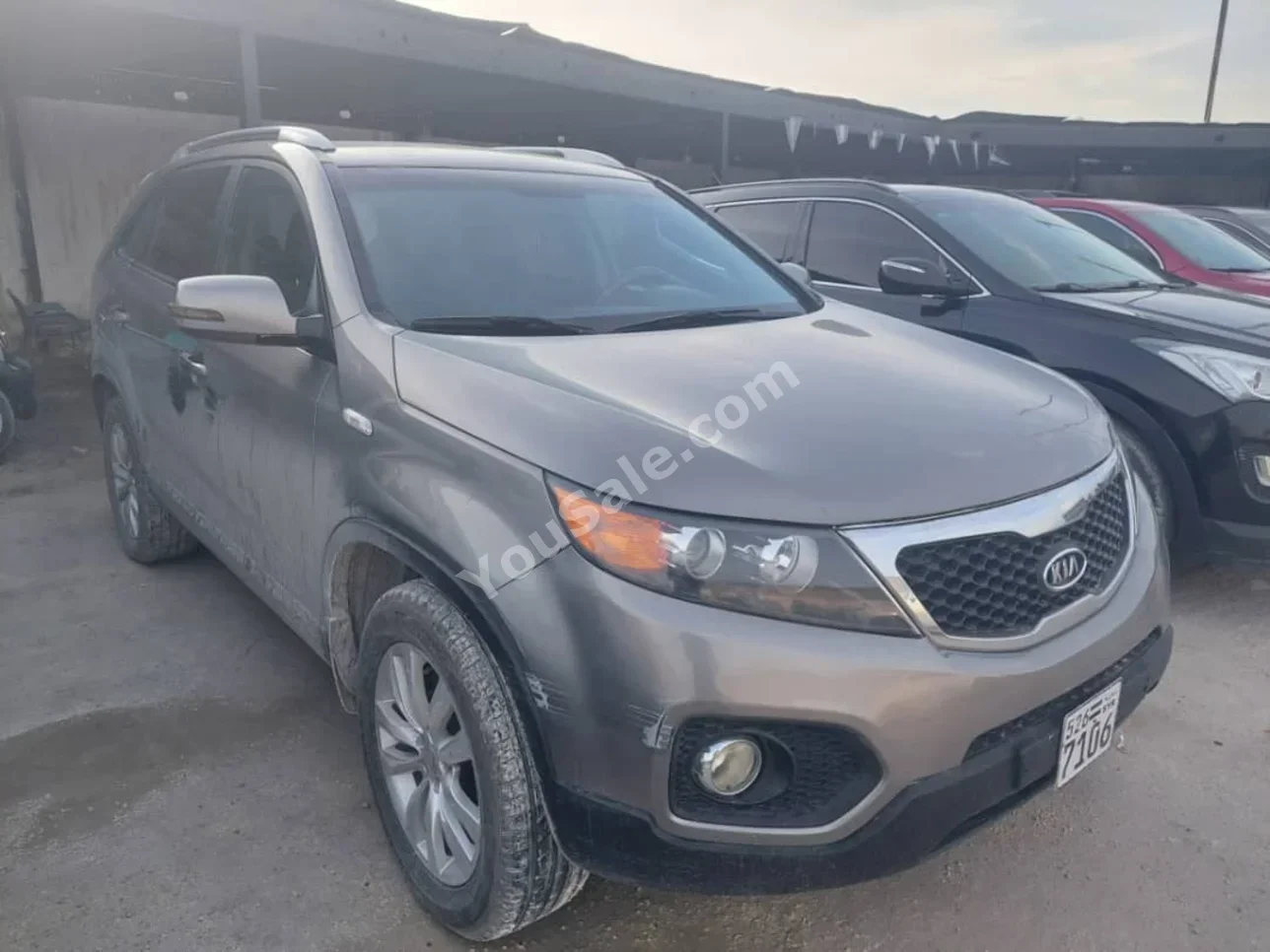 Kia  Sorento  2010  Automatic  165,000 km  4 Cylinder  FWD  SUV  Gray  Diesel