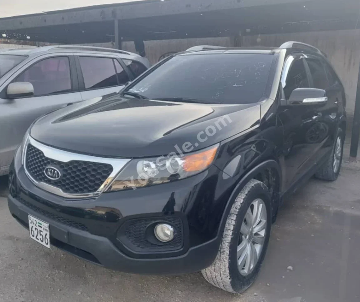 Kia Sorento 2011 Automatic 186,000 km 4 Cylinder FWD SUV Black Gasoline
