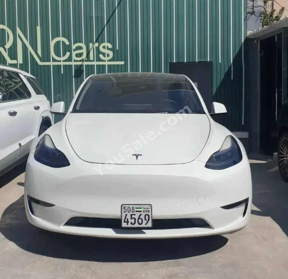 Tesla Model Y 2022 Automatic 105,000 km 4 Cylinder FWD Sedan White Electric