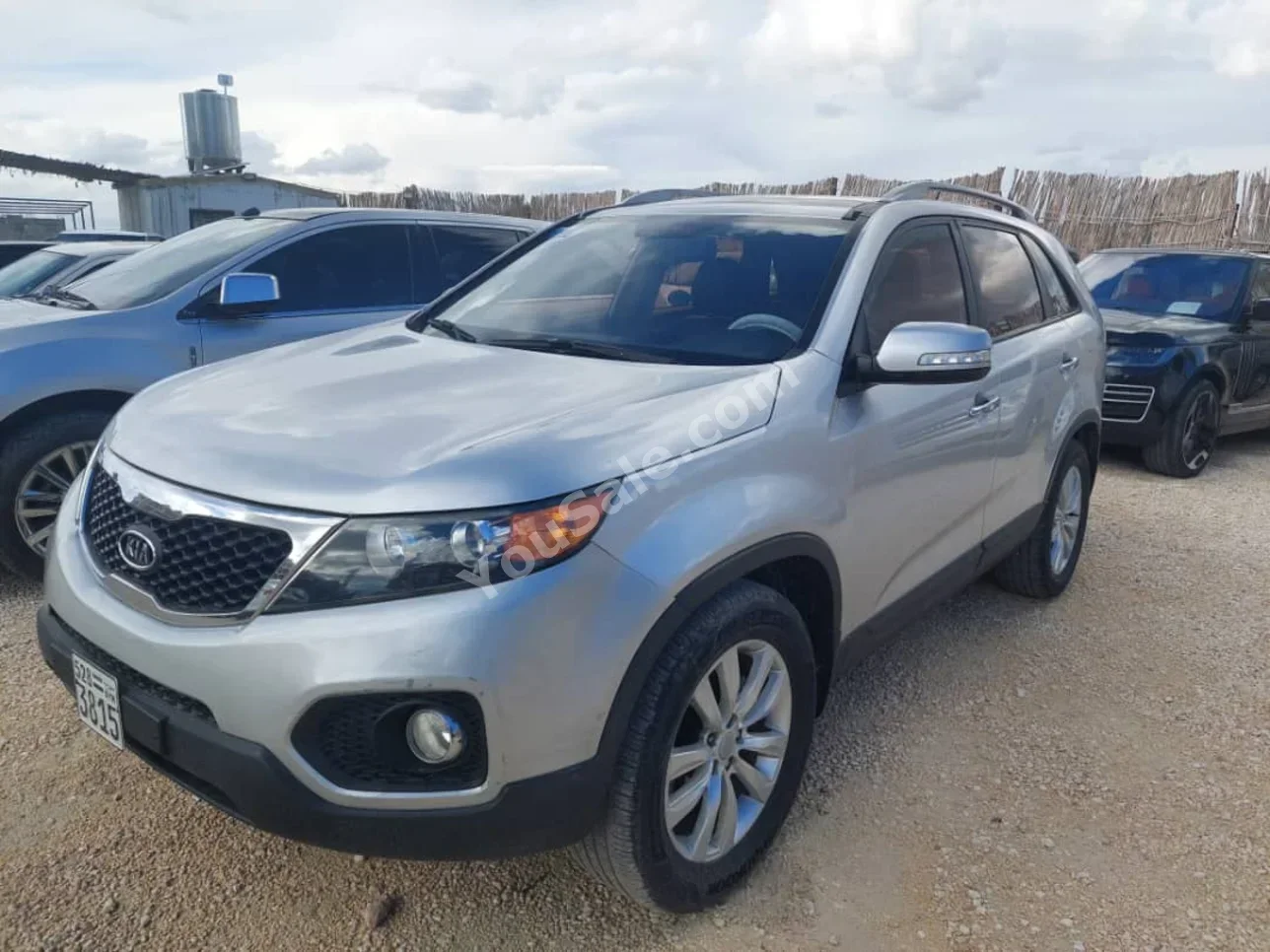 Kia Sorento 2010 Automatic 184,000 km 4 Cylinder FWD SUV Silver Gasoline