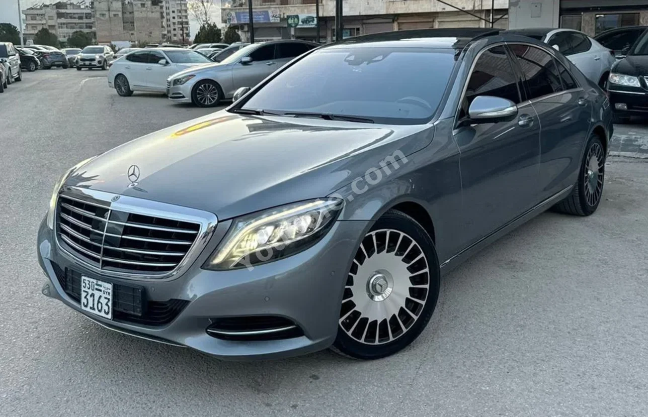 Mercedes-Benz S-Class 500 2014 Automatic 180,000 km 8 Cylinder 4WD Sedan Silver Gasoline