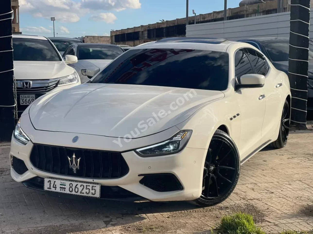 Maserati Ghibli Q4 2015 Automatic 114,000 km 6 Cylinder RWD Sedan White Gasoline