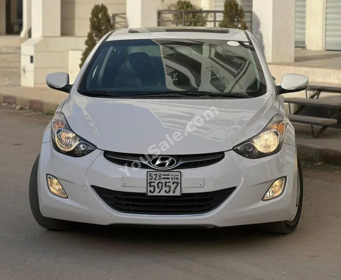 Hyundai  Elantra  2013  Automatic  170,000 km  4 Cylinder  FWD  Sedan  White  Gasoline