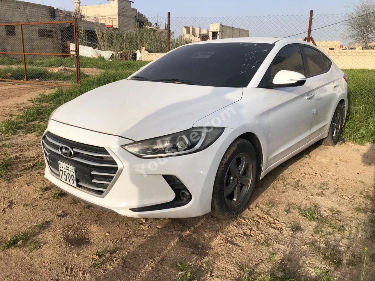 Hyundai Avante 2017 Automatic 70,000 km 4 Cylinder FWD Sedan White Gasoline