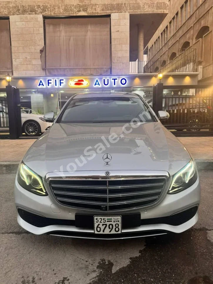 مرسيدس - بنز اي - كلاس 300 2018 اتوماتيك 87,000 كم 6 سلندر دفع رباعي سيدان فضي بنزين