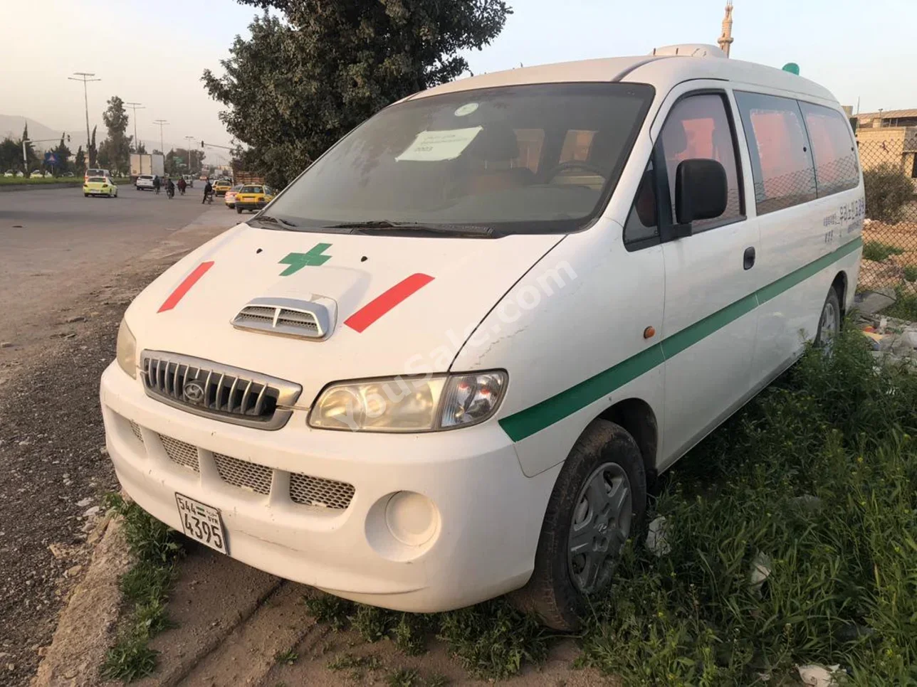 هيونداي فان اتش وان 2003 عادي 290,000 كم 4 سلندر دفع أمامي فان \ باص أبيض بنزين