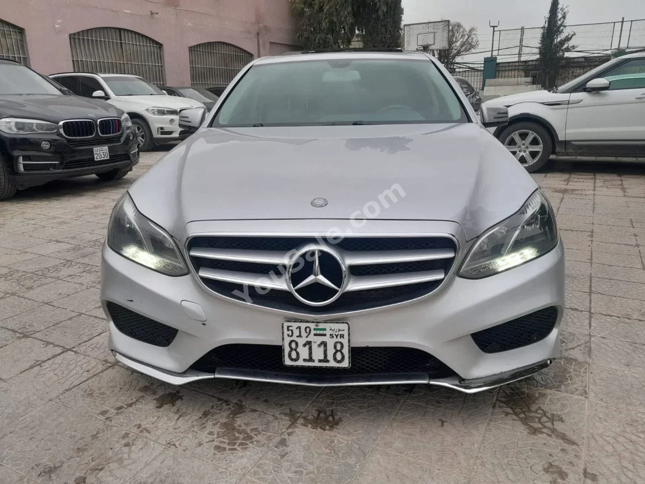 مرسيدس - بنز اي - كلاس 350 2014 اتوماتيك 139,000 كم 6 سلندر دفع خلفي سيدان فضي بنزين