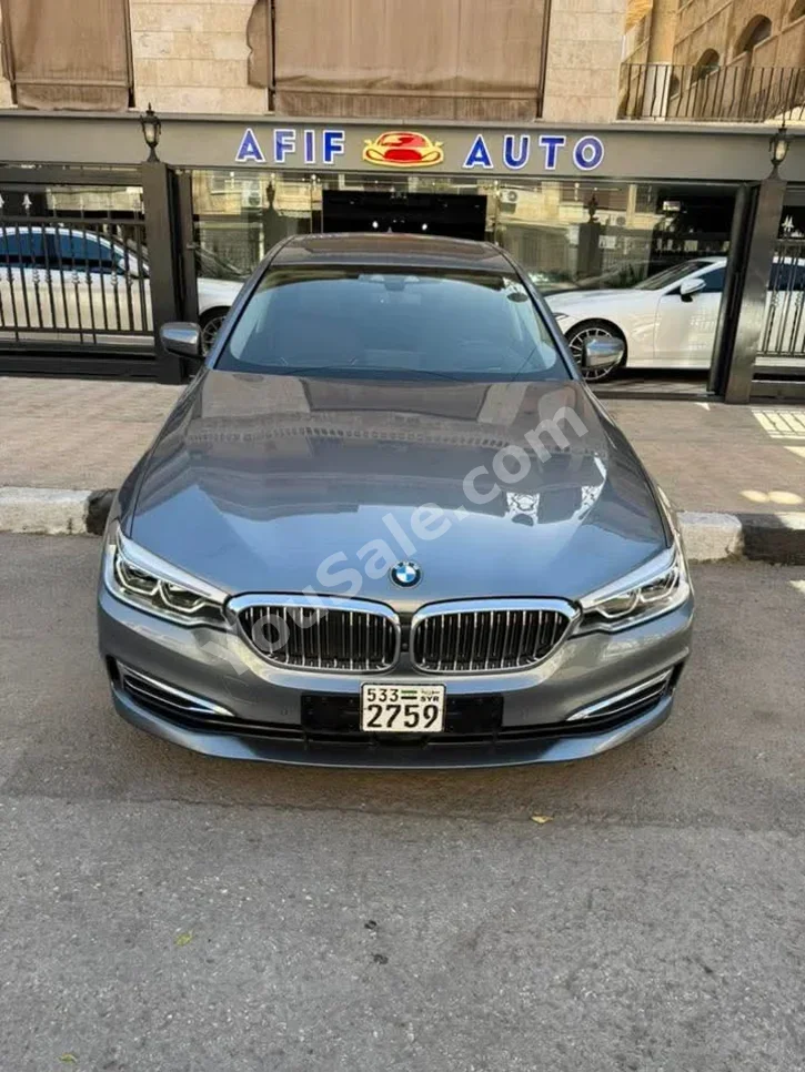 بي ام دبليو الفئة - الخامسة 540i 2018 اتوماتيك 109,000 كم 4 سلندر دفع رباعي سيدان رصاصي بنزين