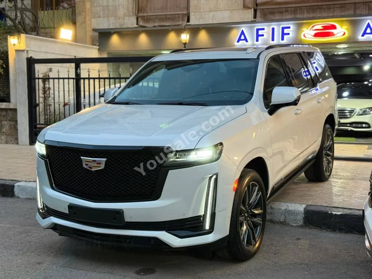 Cadillac Escalade 2023 Automatic 10,000 km 8 Cylinder 4WD SUV White Gasoline