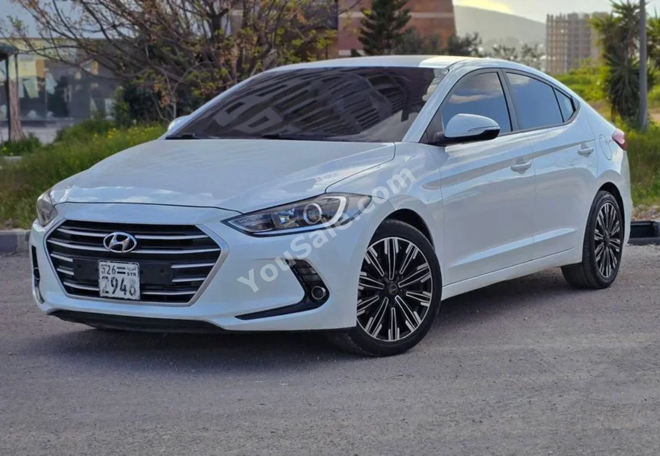 Hyundai Elantra 2017 Automatic 160,000 km 4 Cylinder FWD Sedan White Gasoline