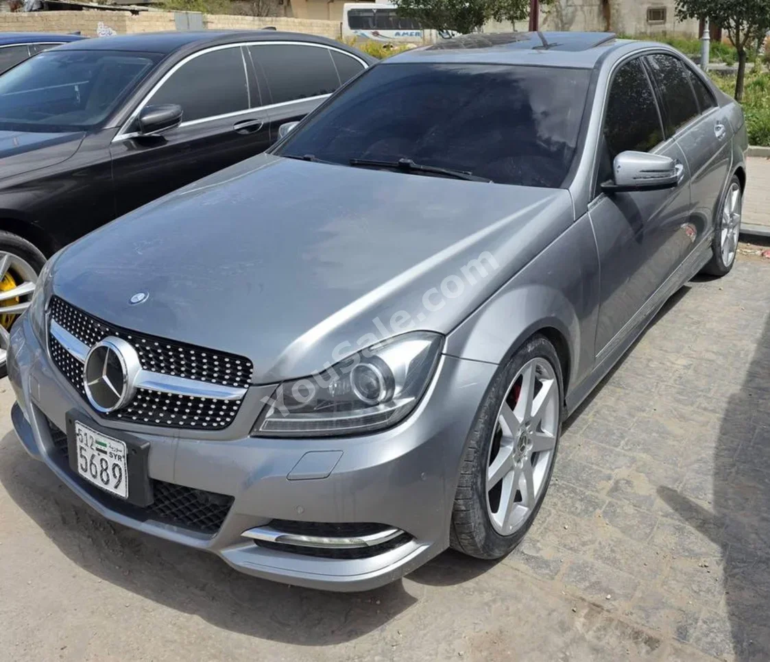 Mercedes-Benz C-Class 250 2014 Automatic 200,000 km 4 Cylinder RWD Sedan Silver Gasoline