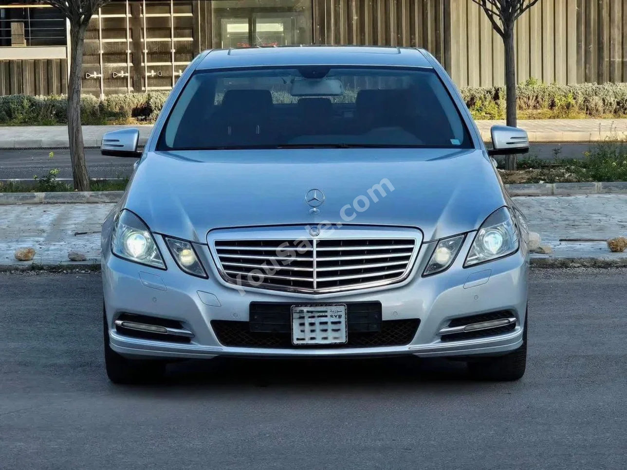 Mercedes-Benz E-Class 300 2011 Automatic 128,000 km 6 Cylinder RWD Sedan Silver Gasoline