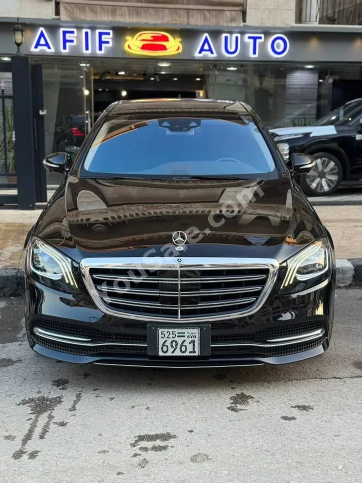 Mercedes-Benz  S-Class  560  2018  Automatic  96,000 km  8 Cylinder  4WD  Sedan  Black  Gasoline
