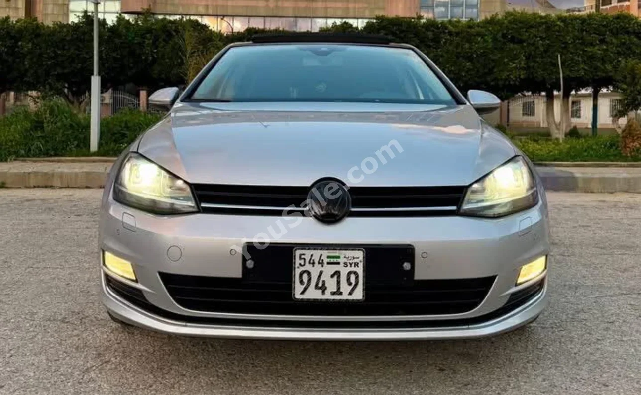 Volkswagen Golf 2016 Automatic 180,000 km 4 Cylinder FWD Hatchback Silver Gasoline