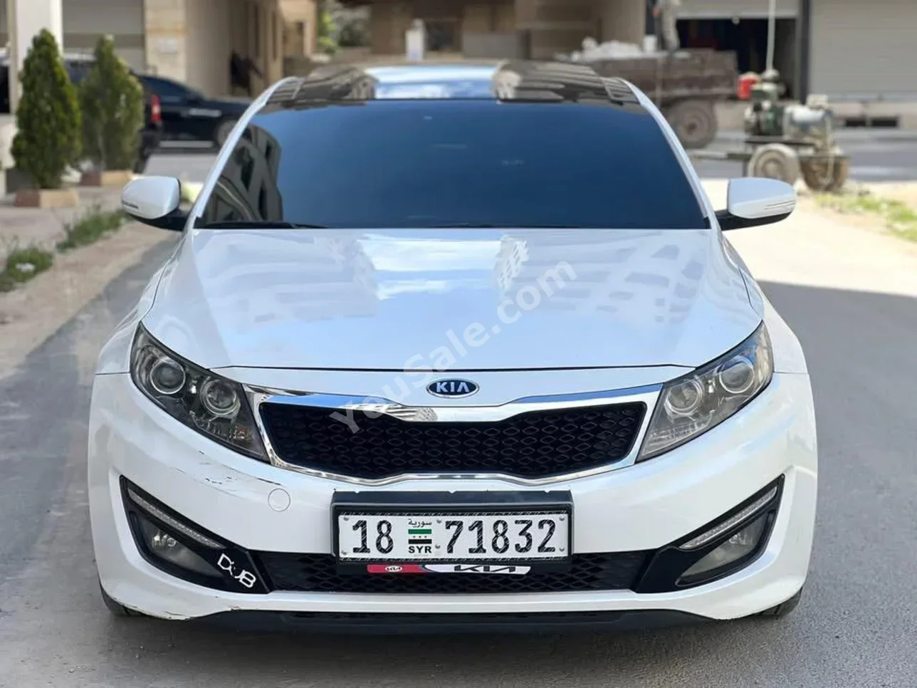 Kia K5 2011 Automatic 110,000 km 4 Cylinder FWD Sedan White Gasoline