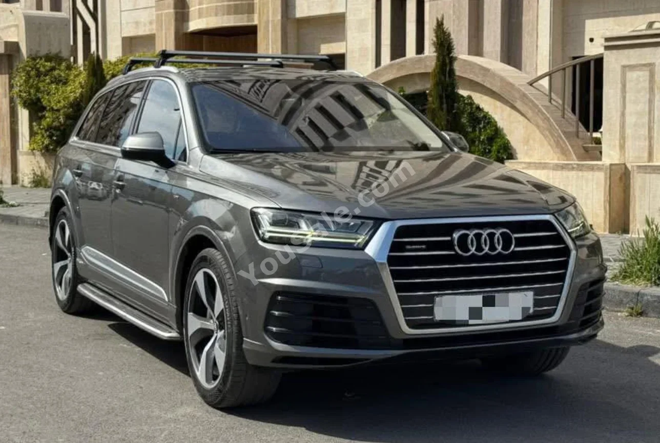 Audi  Q7  2017  Automatic  70,000 km  6 Cylinder  AWD  SUV  Gray  Gasoline
