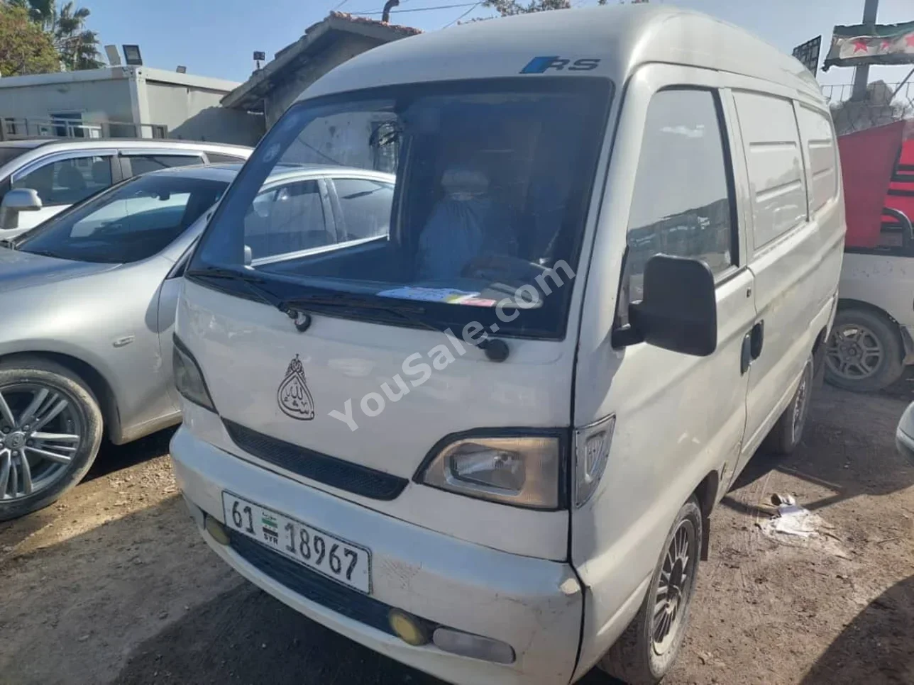 Hafei Zhongyi  Van  2005  Manual  180,000 km  4 Cylinder  FWD  Van / Bus  White  Gasoline