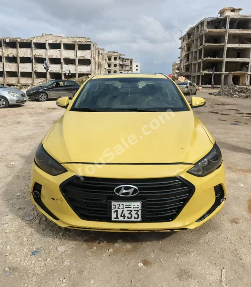 Hyundai Elantra 2018 Automatic 105,000 km 4 Cylinder FWD Sedan Yellow Gasoline