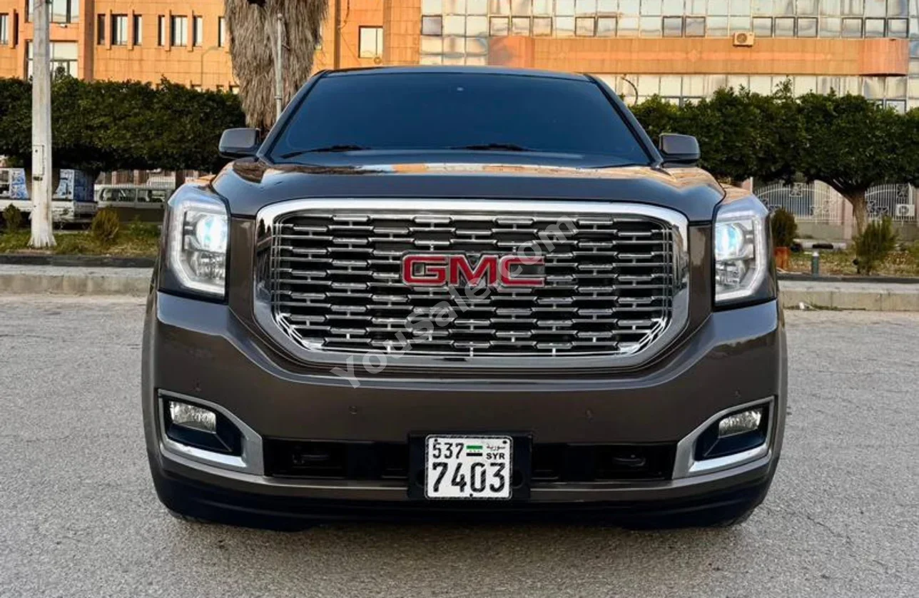 GMC Yukon SLE 2016 Automatic 171,000 km 8 Cylinder AWD SUV Brown Gasoline